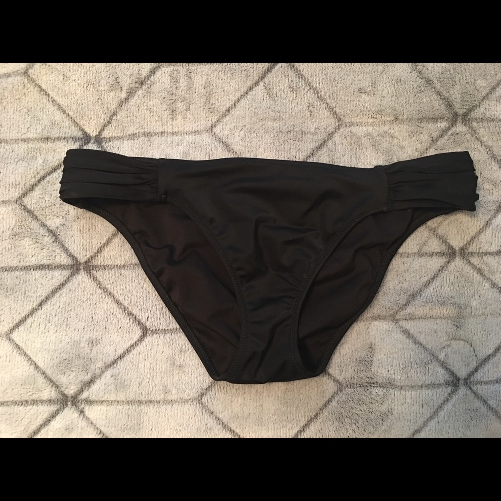 Victoria’s Secret knockout bikini bottom